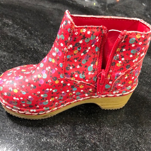 OshKosh B'gosh Other - Toddler shoes